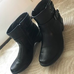 Women’s short boots